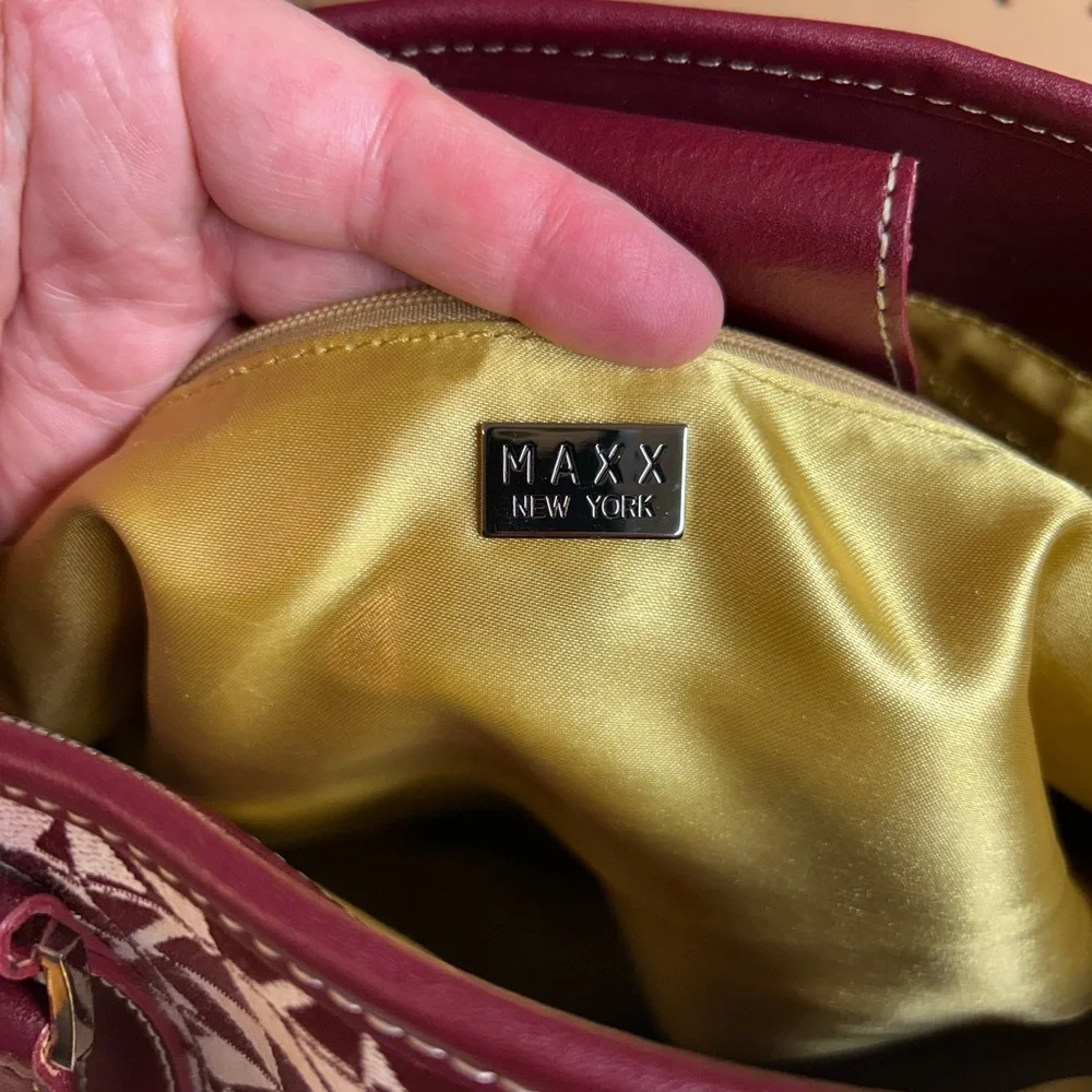 Maxx New‎ York Burgundy and Tan Geometric Tote